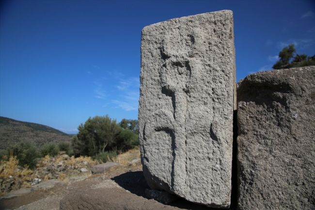Manisa Aigai Antik Kenti'nde 2 bin 200 yıllık tiyatro girişi bulundu